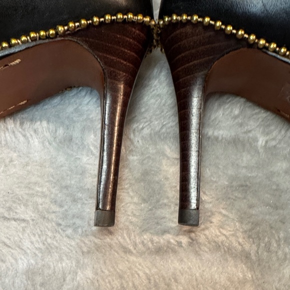 Coach Waverly Black Leather Gold Beaded Heels Size 6.5 - Picture 7 of 13